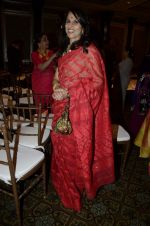 Shobha De at Sahchari foundation show by designer Meera and Musaffar Ali on 22nd Oct 2012 (178).JPG
